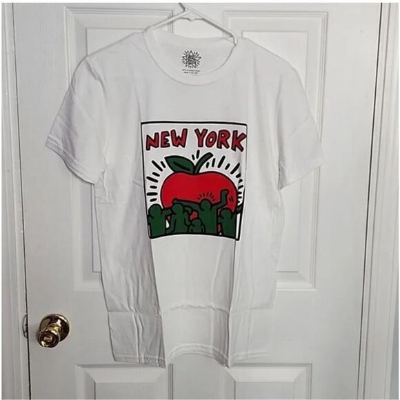 POP SHOP Keith Haring New York Apple T-shirt, Size Medium - Picture 6 of 6